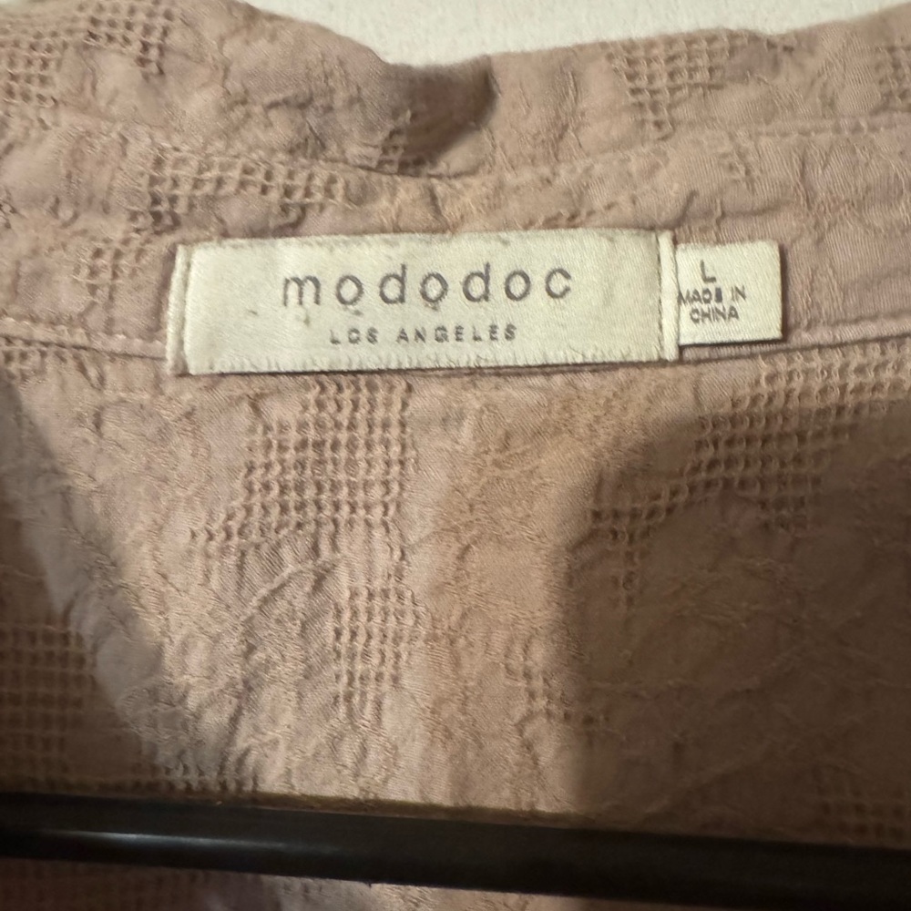 Textured Button-Up Shirt - Picture 3 of 3